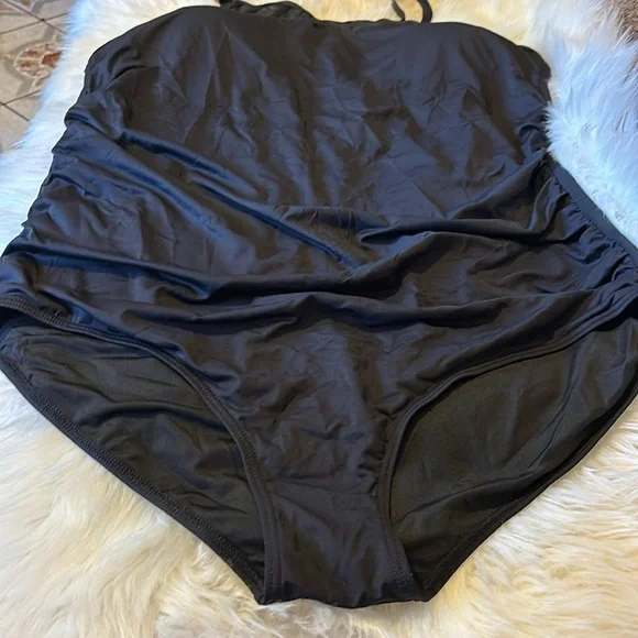 HOLIPICK Black One-Piece Swimsuit - Picture 7 of 11